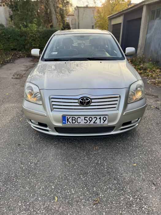 Zadbana TOYOTA Avensis 2004 T25 Hatchback 2.0 Diesel