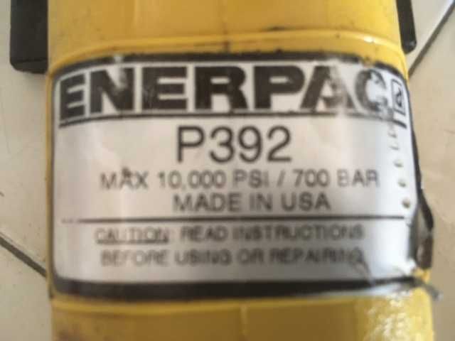 Bomba Hidráulica Manual Enerpac P392 e Acessórios