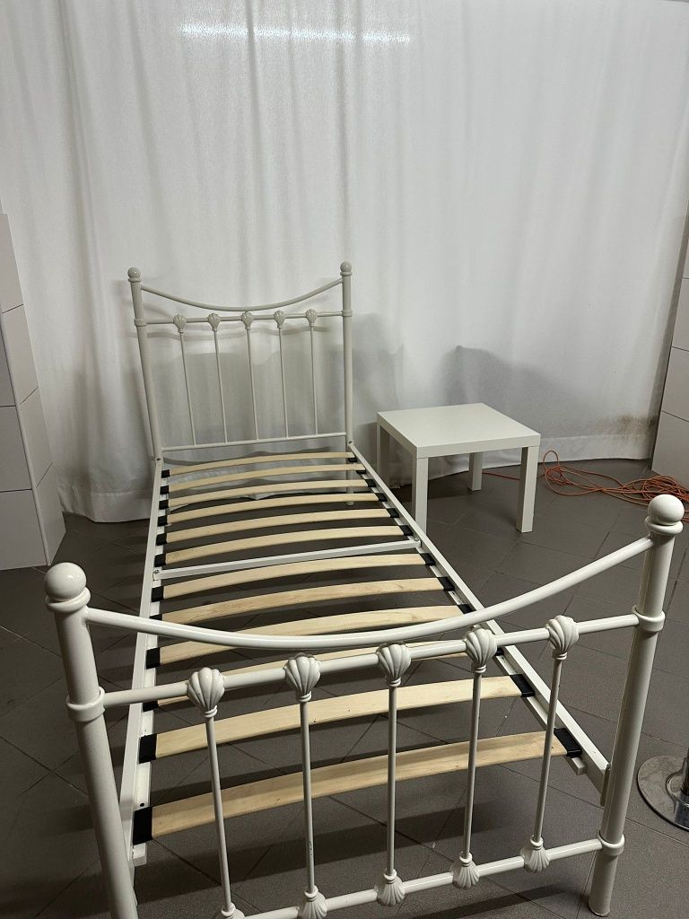 Cama de ferro vintage