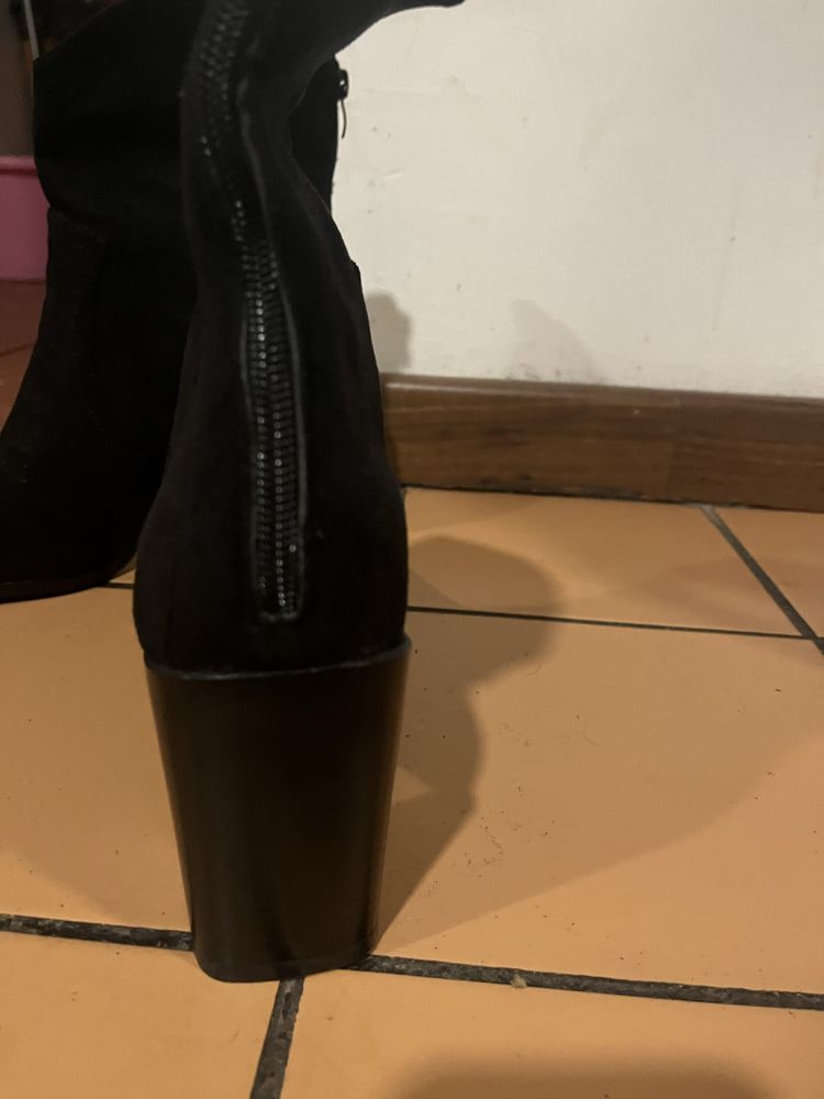 Vendo botas, apenas usadas 1 vez