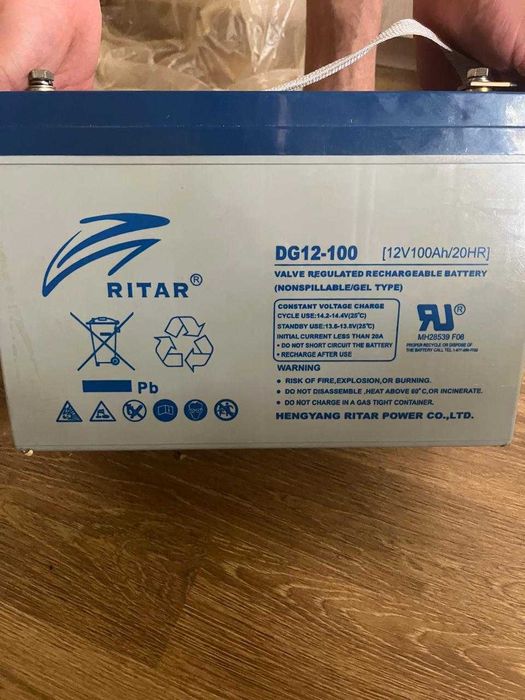 Безперебійники живлення TESCOM 24V 3000W + АКБ гелеві 2*100Ah