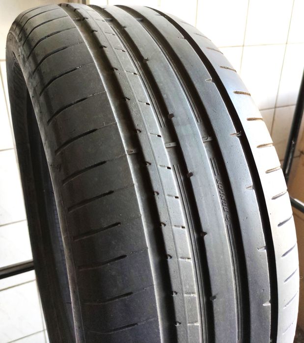 1x 235/55R17 Dunlop SportMaxx RT2 103Y 4,95mm 2021r