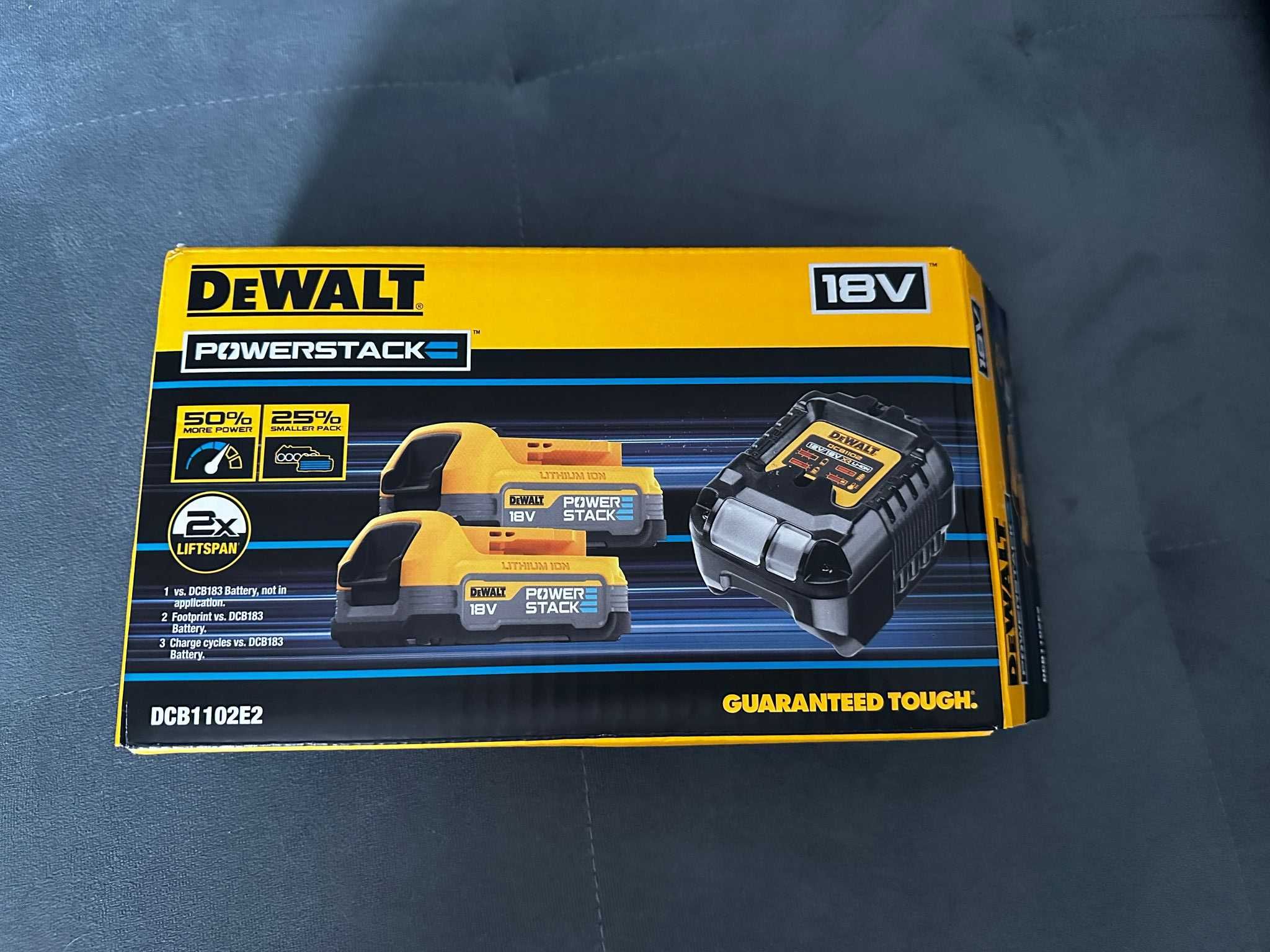 Zestaw Dewalt DCB1102E2 -  2x DCBP034 18V 1,7 Ah POWERSTACK +DCB1102