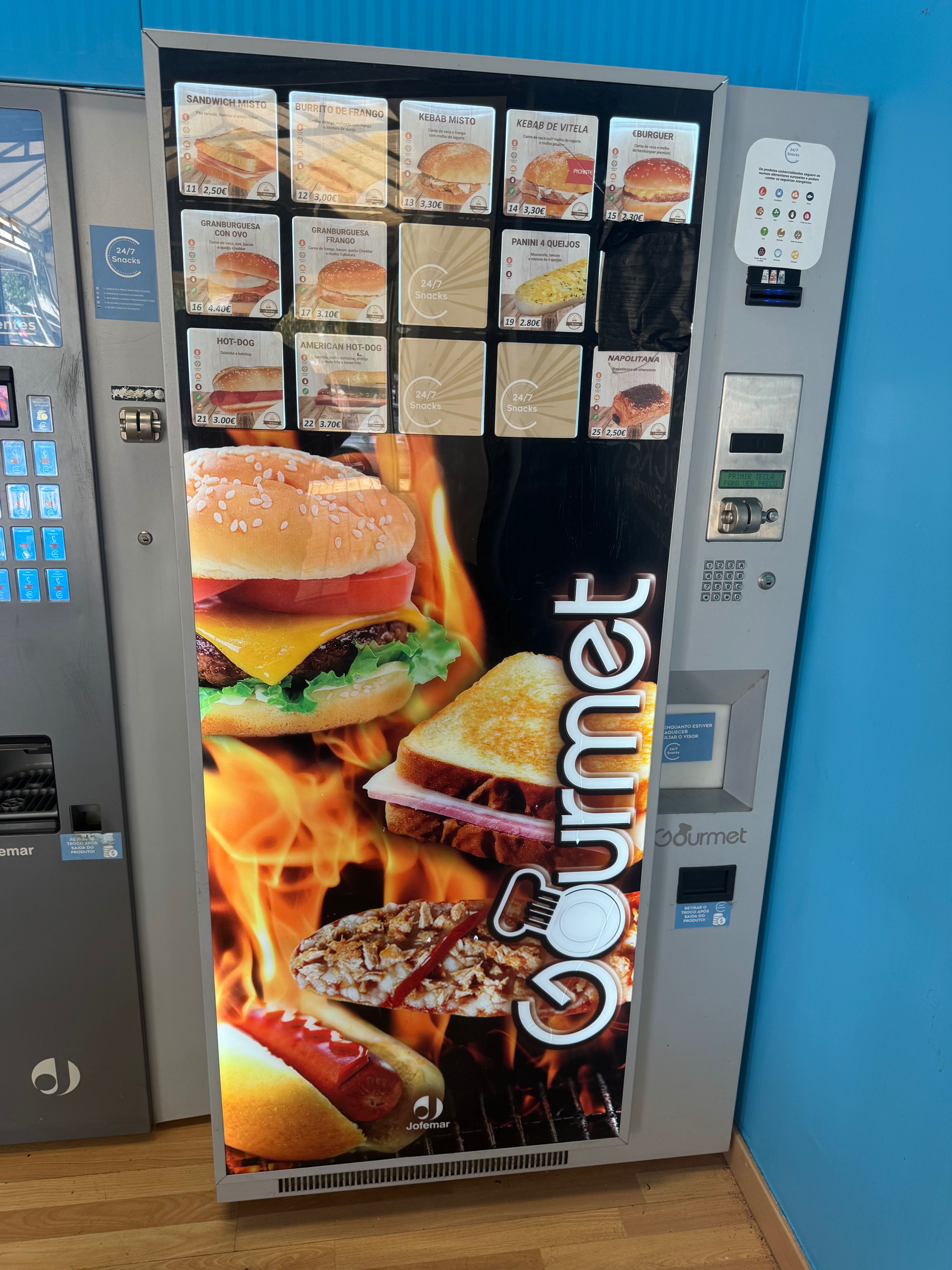 Conjunto de 4 Vending Machines + Equipamento Completo de Loja