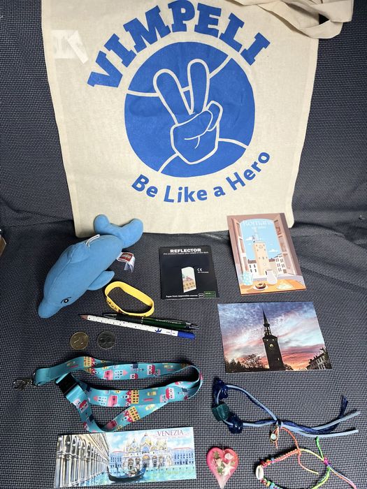 Pamiątki z podróży (15 sztuk) i mały upominek / niespodzianka gratis