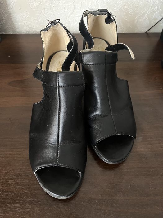 Жіночі босоніжки з натуральної шкіри