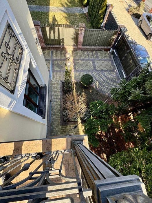 Продам просторий будинок по вул.Сельських (Алтайські озера)