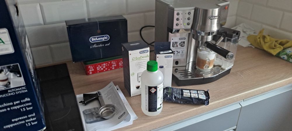 Ekspres DeLonghi EC860