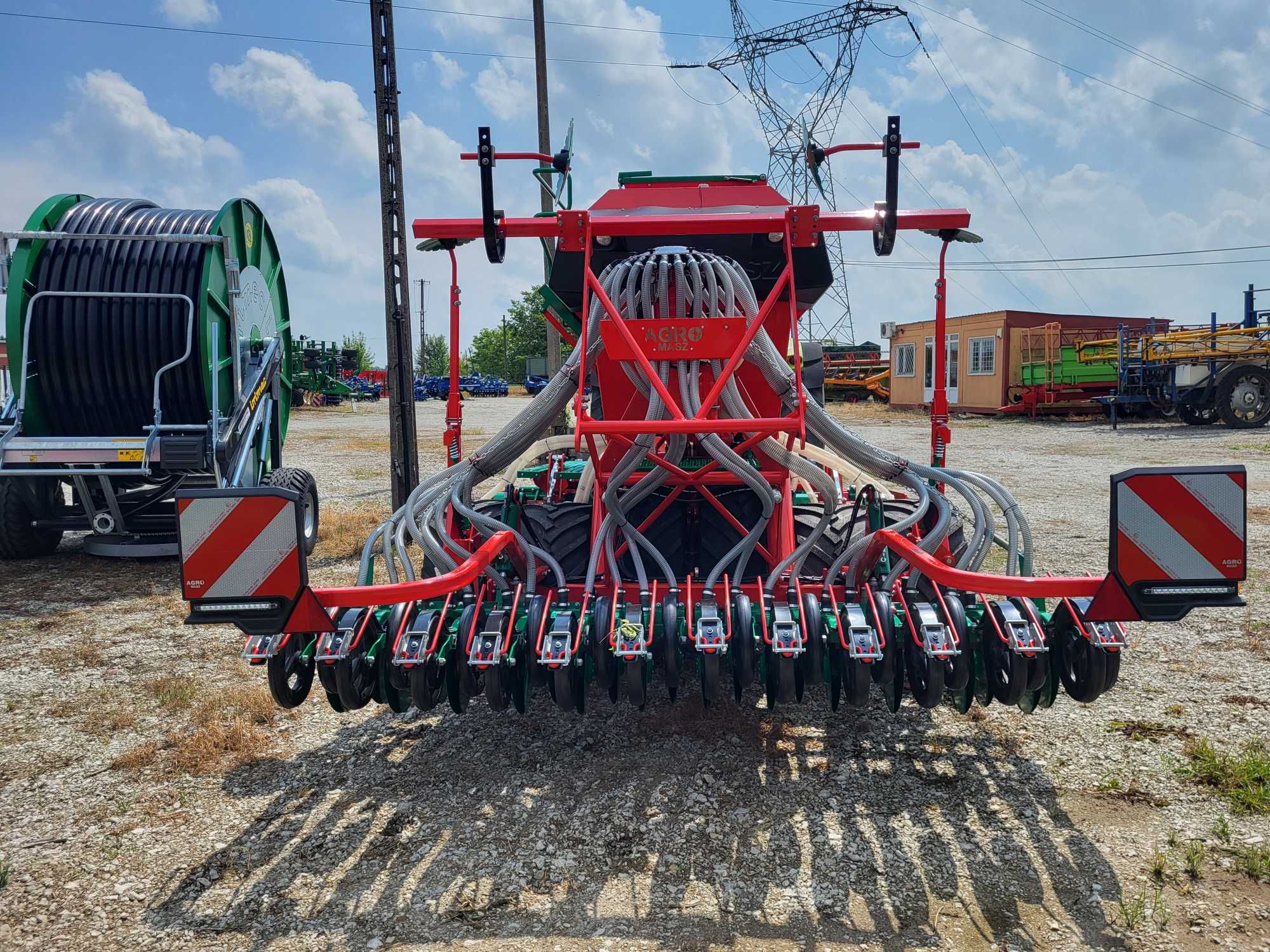 OD RĘKI !!! Siewnik zbożowy pneumatyczny Agro-Masz Aquila Drive F 300