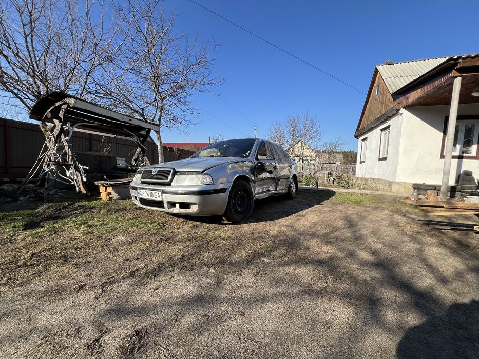 Продам або на розбор Шкода Октавія тур