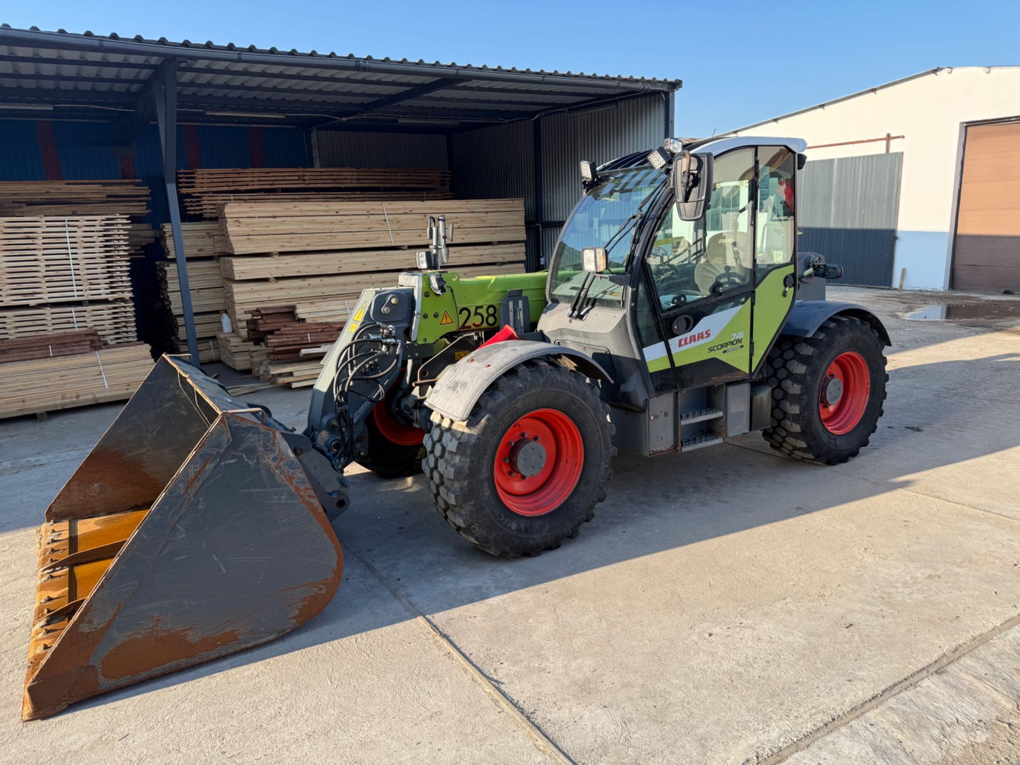 Ładowarka teleskopowa Claas Scorpion 741