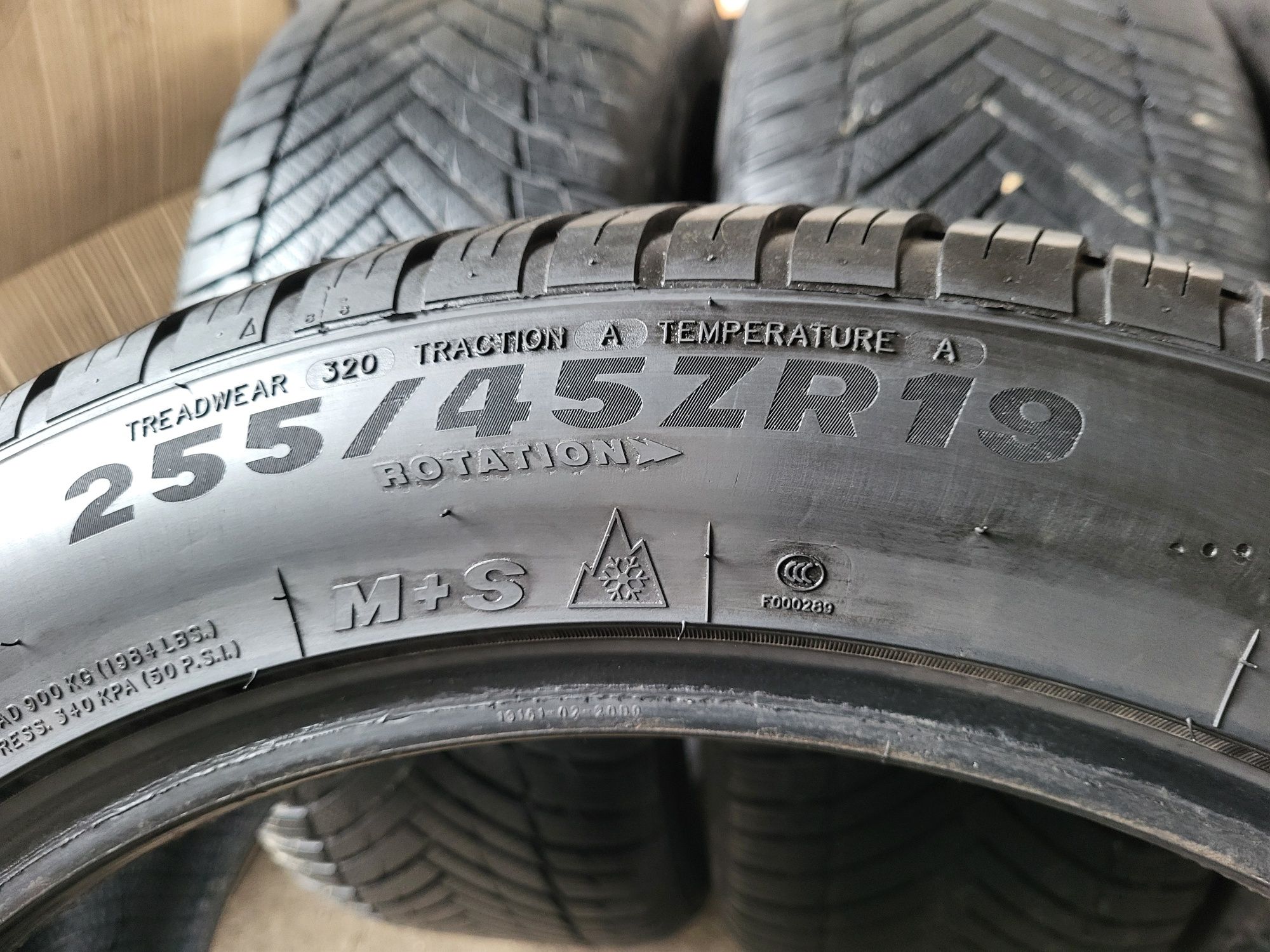 Opony wielosezonowe 255/45/19 Imperial 23rok 6/7mm