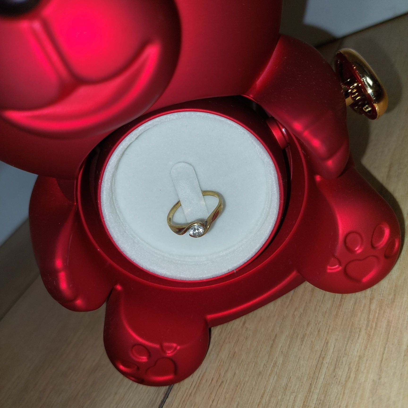 Zloty pierścionek 585 zaręczynowy oczko modny ślub wesele prezent