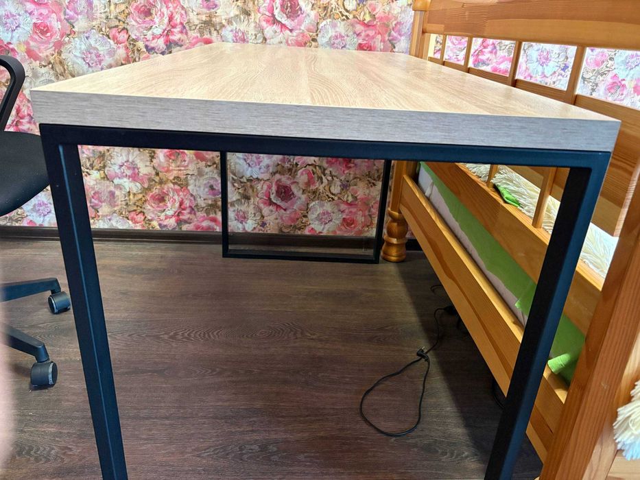 Стіл письмовий в стилі лофт (ІДЕАЛЬНИЙ СТАН)