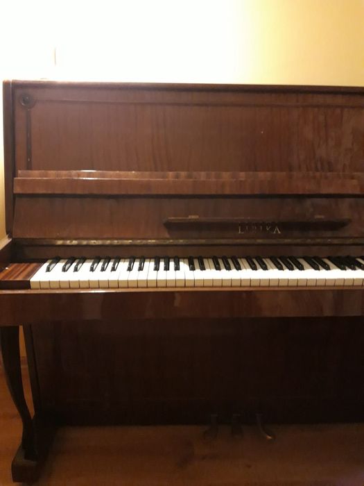 Pianino LIRYKA w dobrym stanie