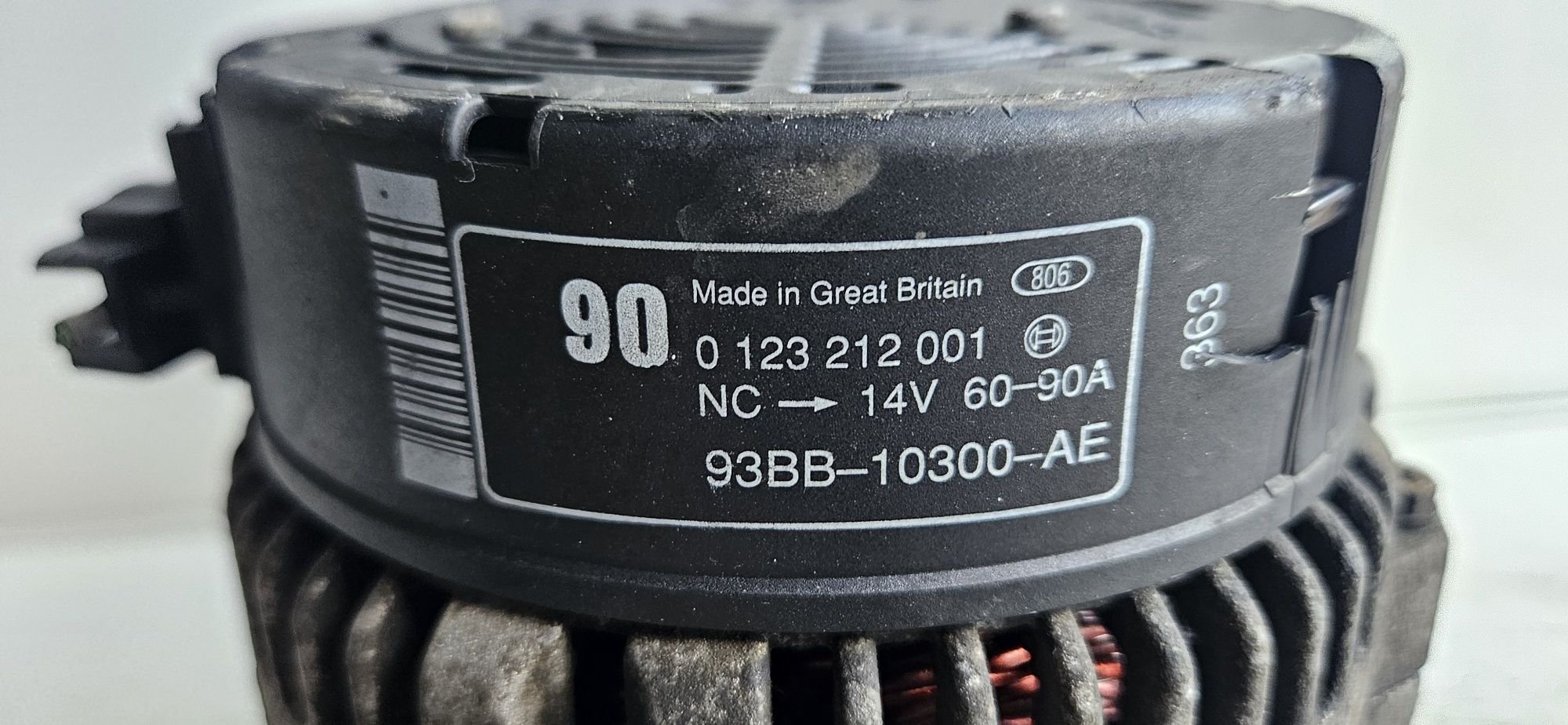 Ford Mondeo Escort Fiesta 1.8 2.0 Benzyna Alternator  90A