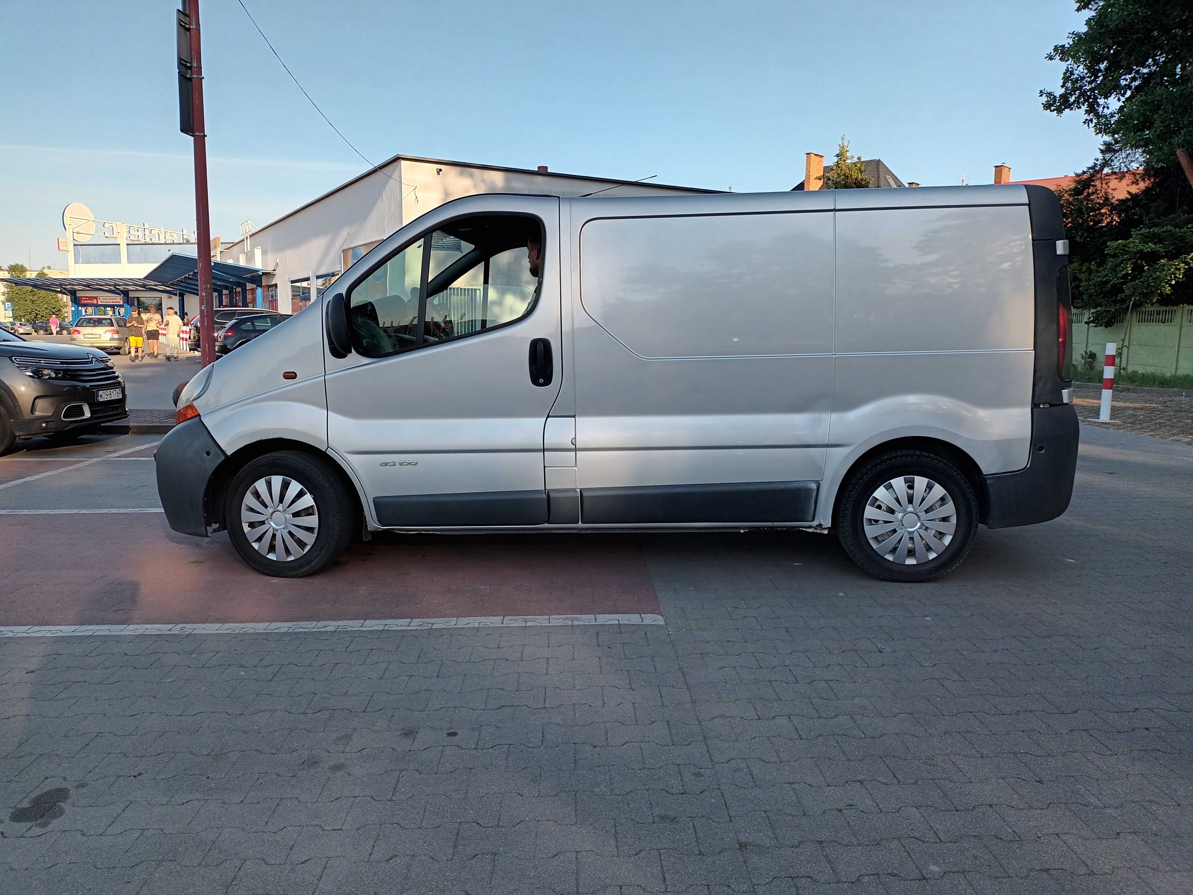 Trafic 1.9 dci 101 km 2003r. Uszkodzony silnik