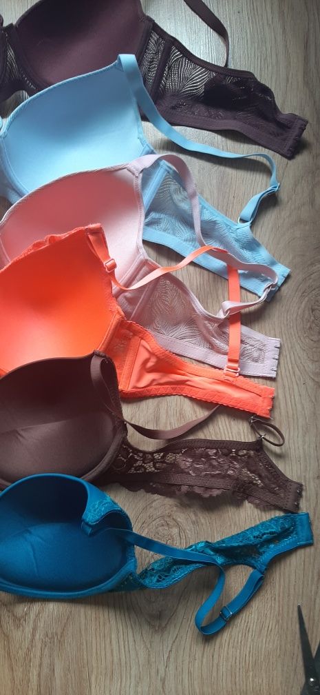 4 szt biusonosze nowe 85B