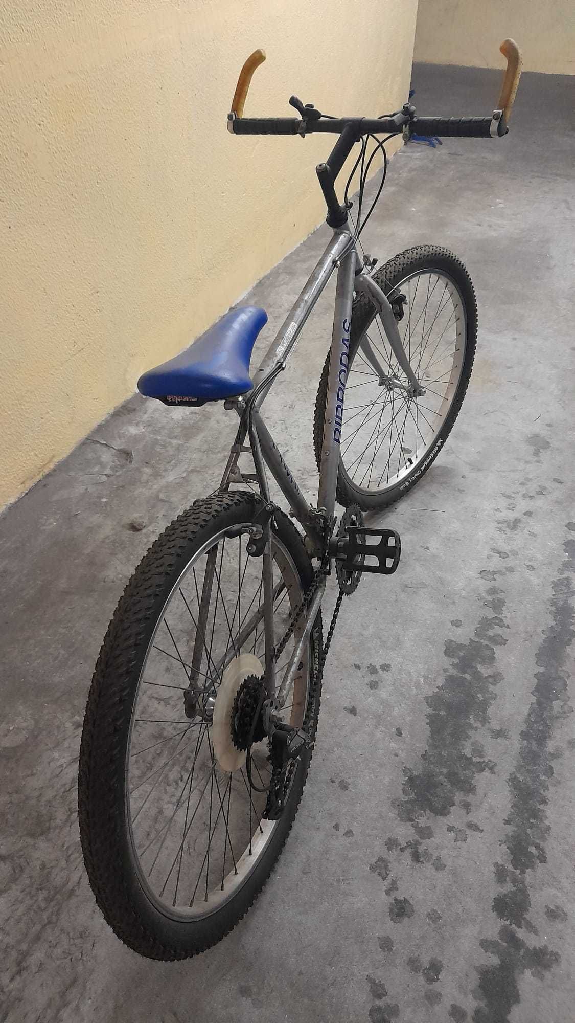 2 Bicicletas de Montanha – Robustas e Bem Conservadas