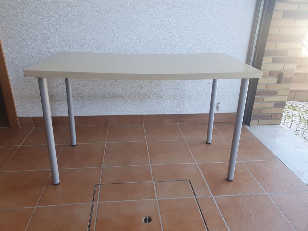 Conjunto Estante cubos e secretária castanha clara