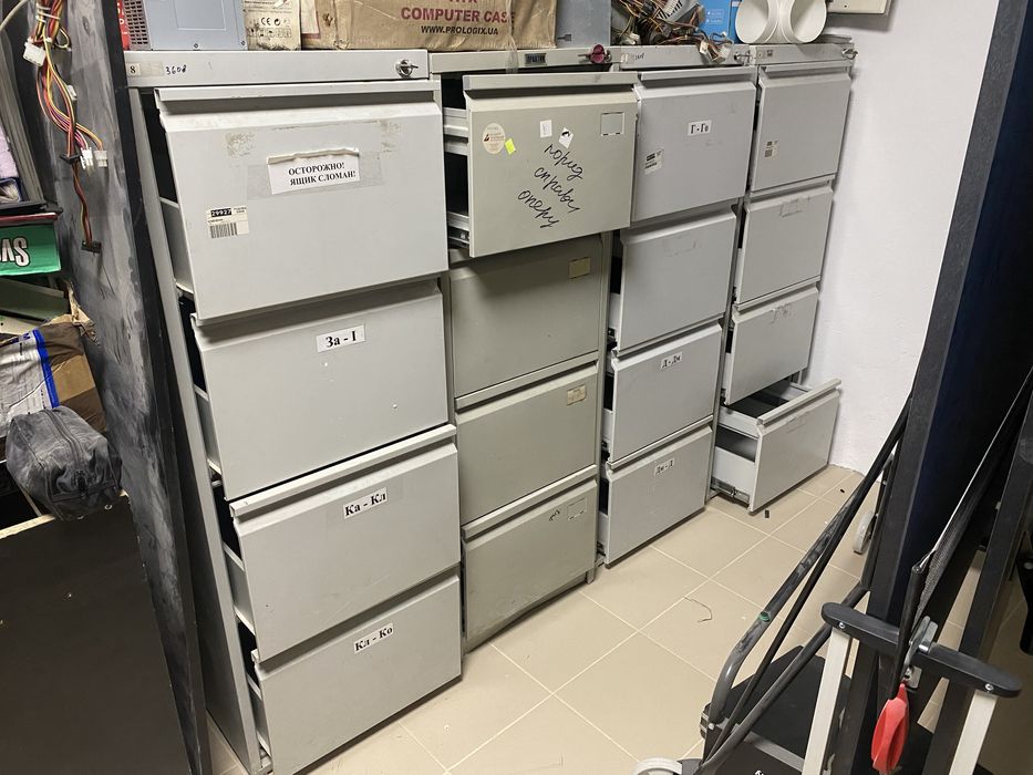 Шафи металеві на офіс чи склад