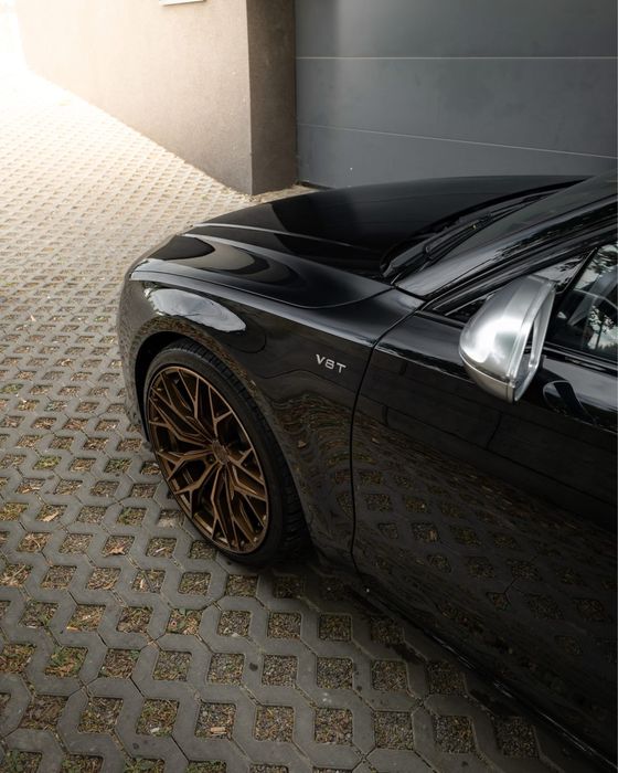 Auto do ślubu Audi S8