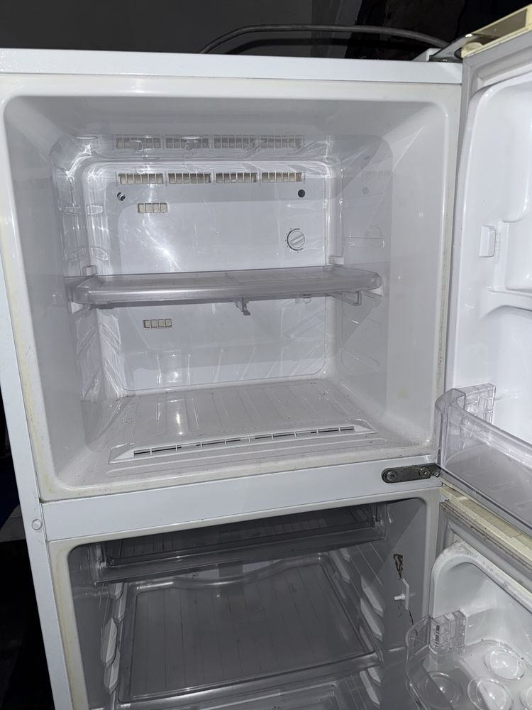 Frigorífico Samsung RT2BSKSW em ótimo estado – entrega possível