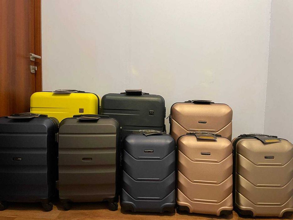 Валіза Сумка Чемодан на колесах, удіростікий матеріал Wings WGN