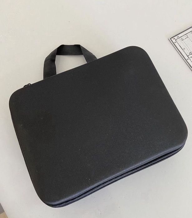 Drone preto com camera e 3 baterias - fácil uso e como novo