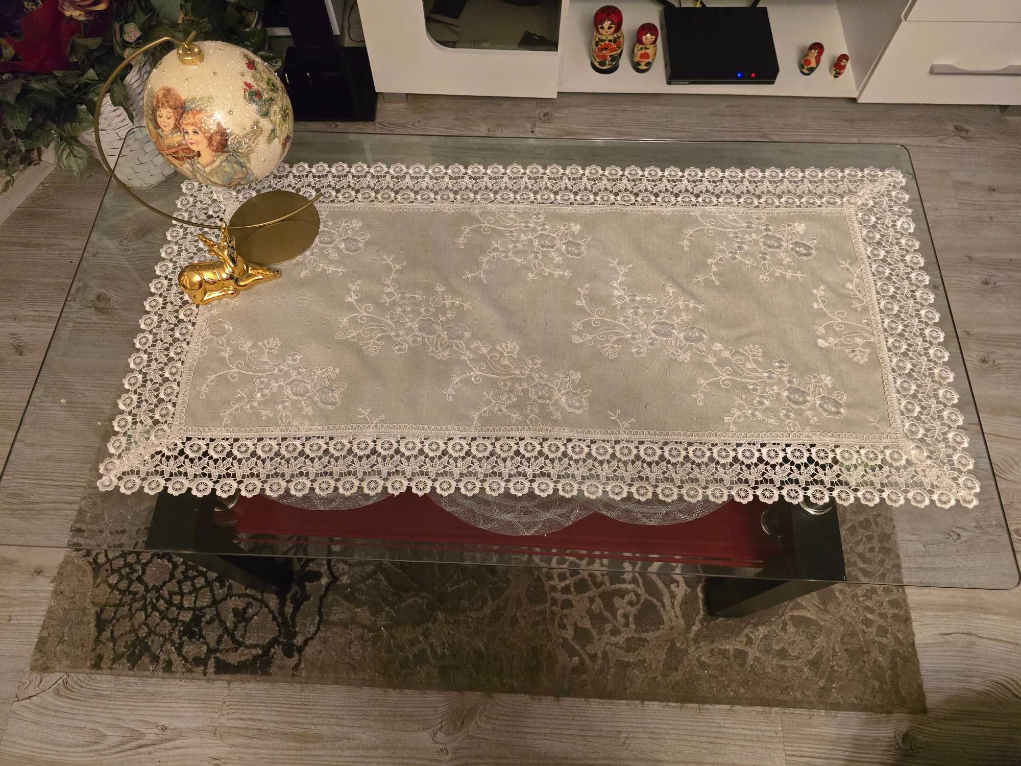 Ława do salonu, w nienaruszonym stanie.
