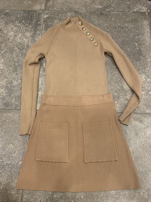 Dzianinowy zestaw Zara, mini spódniczka, sweterek złote guziki