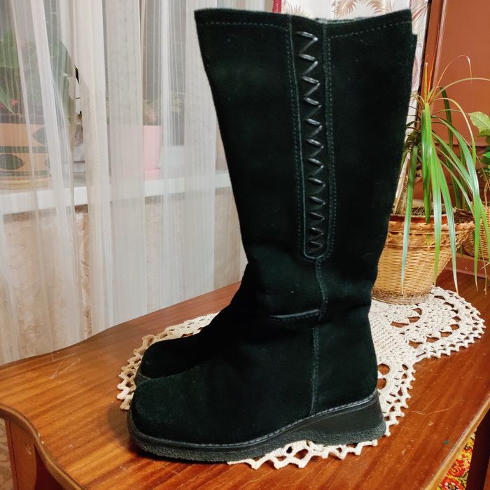 Сапоги женские замшевые.