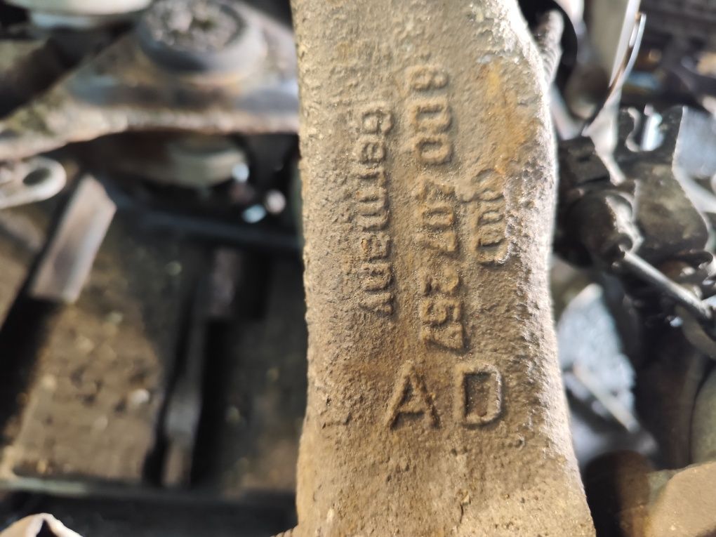 VW Passat B5 Audi A4 B5 2.8 V6 zawieszenie przód zwrotnica Mcpherson