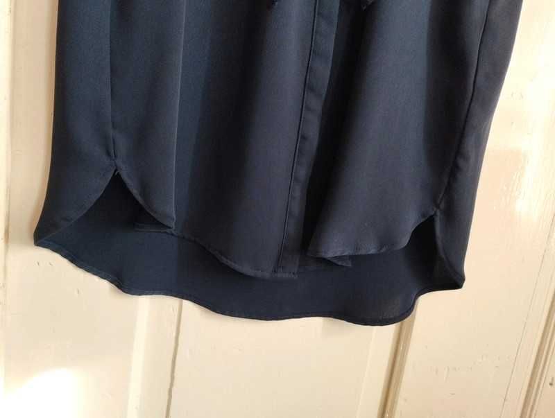 Granatowa sukienka szmizjerka koszulowa na guziki z kieszeniami