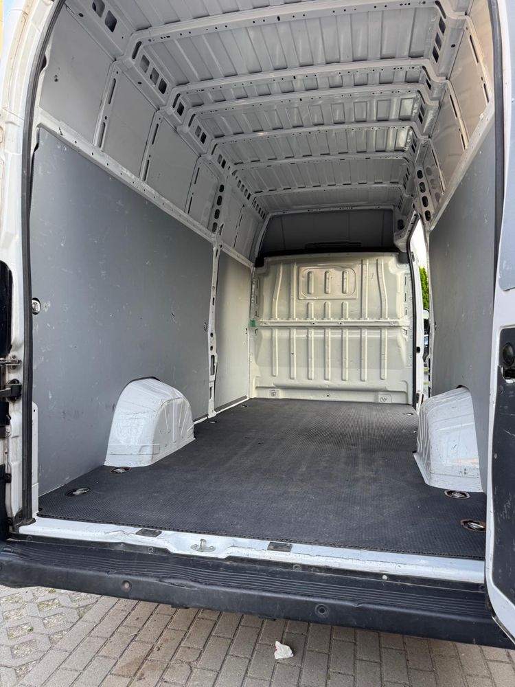 Wynajem busa Citroen Jumper L4H3 2022