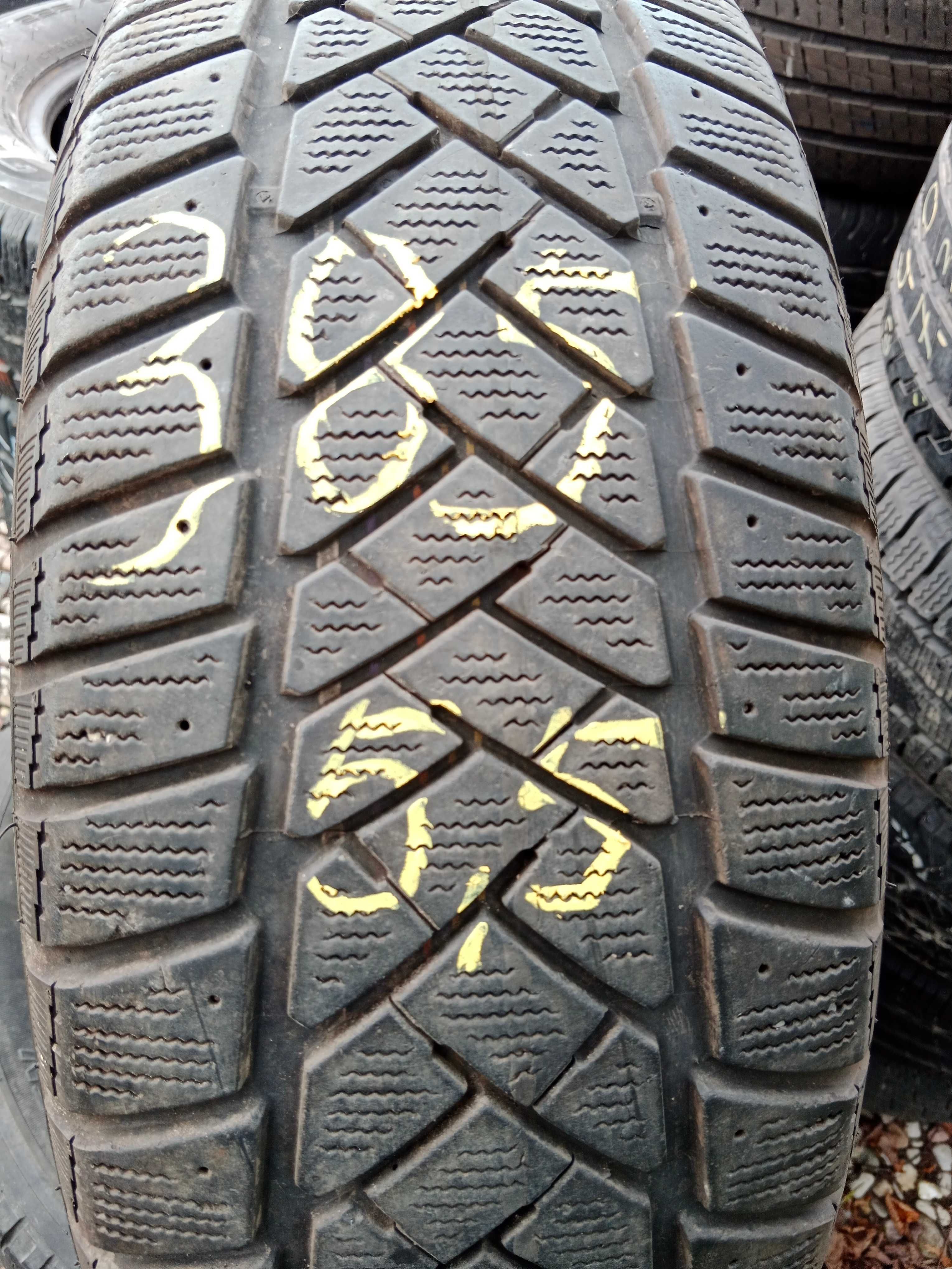 Opona używana 215/65R16C Dunlop SP LT60-6 1szt.