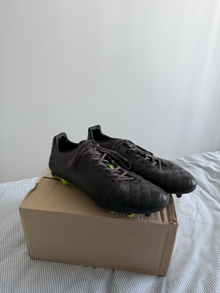 Buty do piłki nożnej Kipsta Agility 700 42 korki skóra naturalna