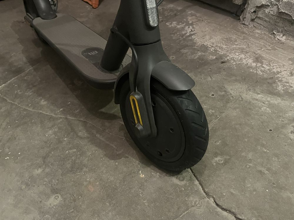 Hulajnoga Elektryczna Xiaomi Mi Essential