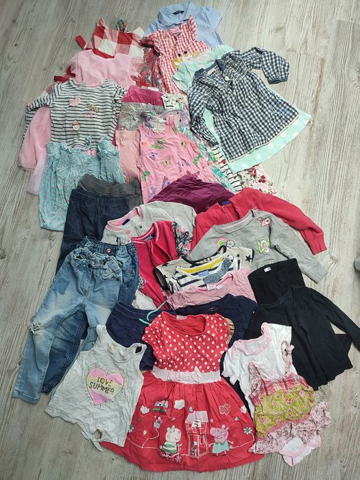 Ubrania 110 116 dziewczęce jeansy bluza sukienka spodenki koszulka