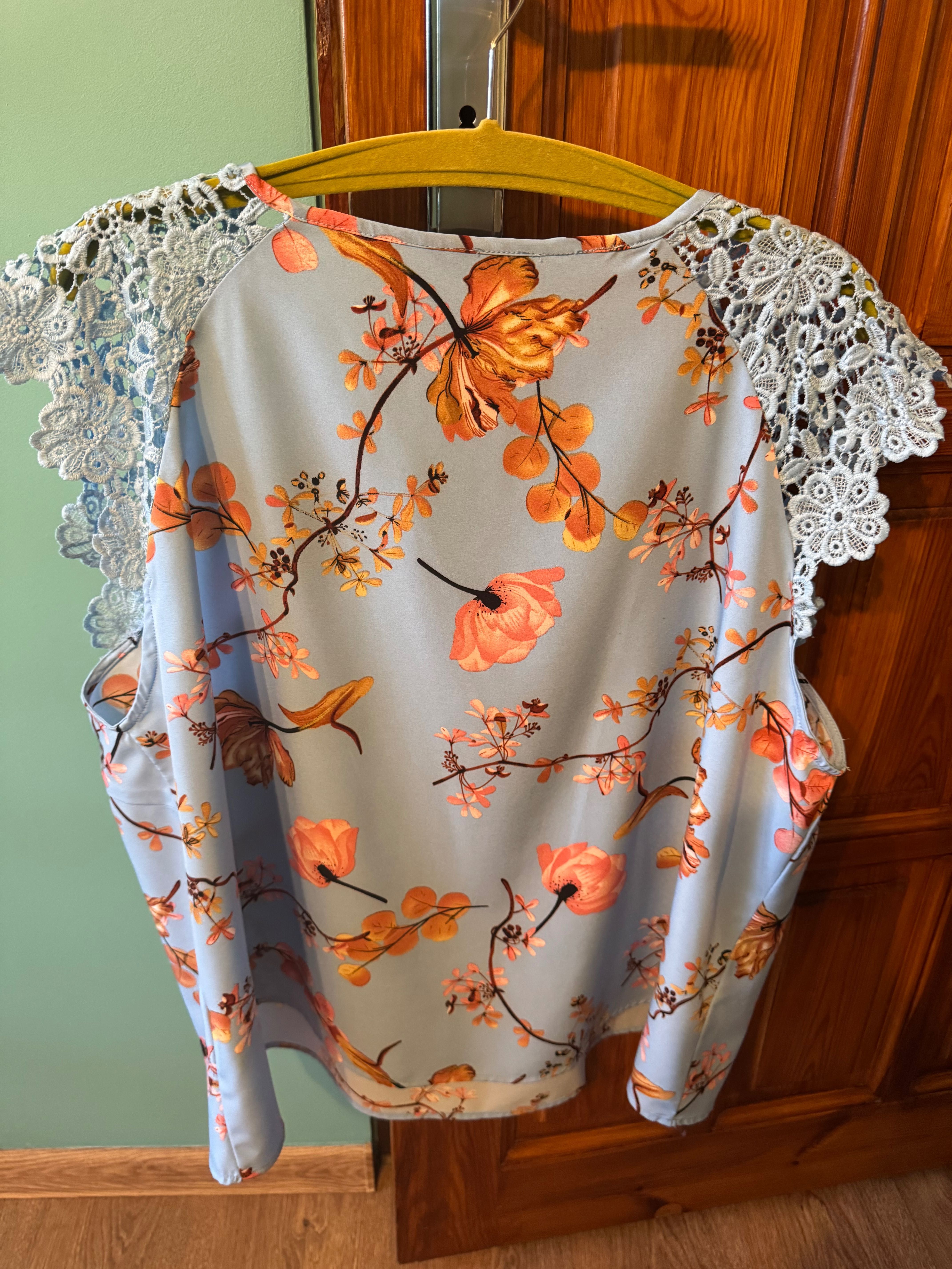 Bluzki damskie roz. 4 xl
