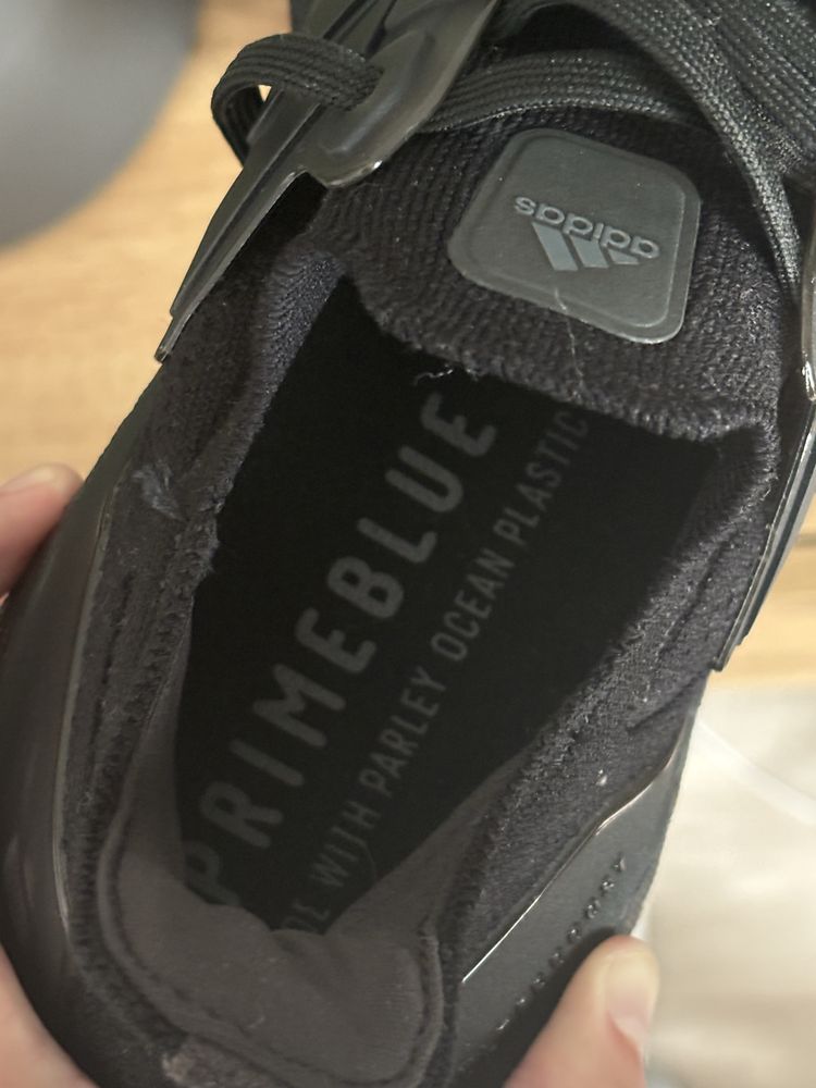Adidas Ultraboost 21 FY0306 czarne 41 1/3 buty sportowe męskie