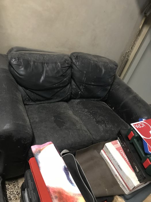 Sofa em pele genuina