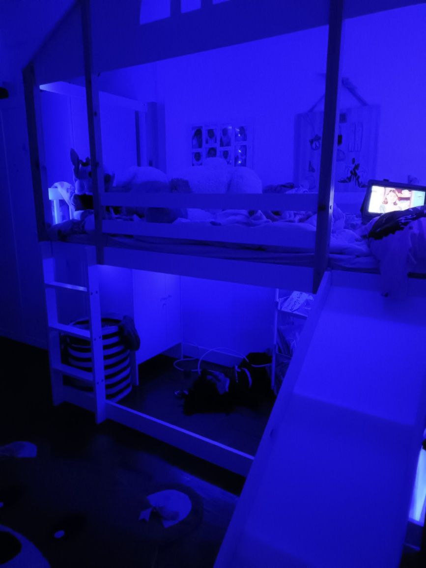 Vendo cama com escorrega e sem colchão