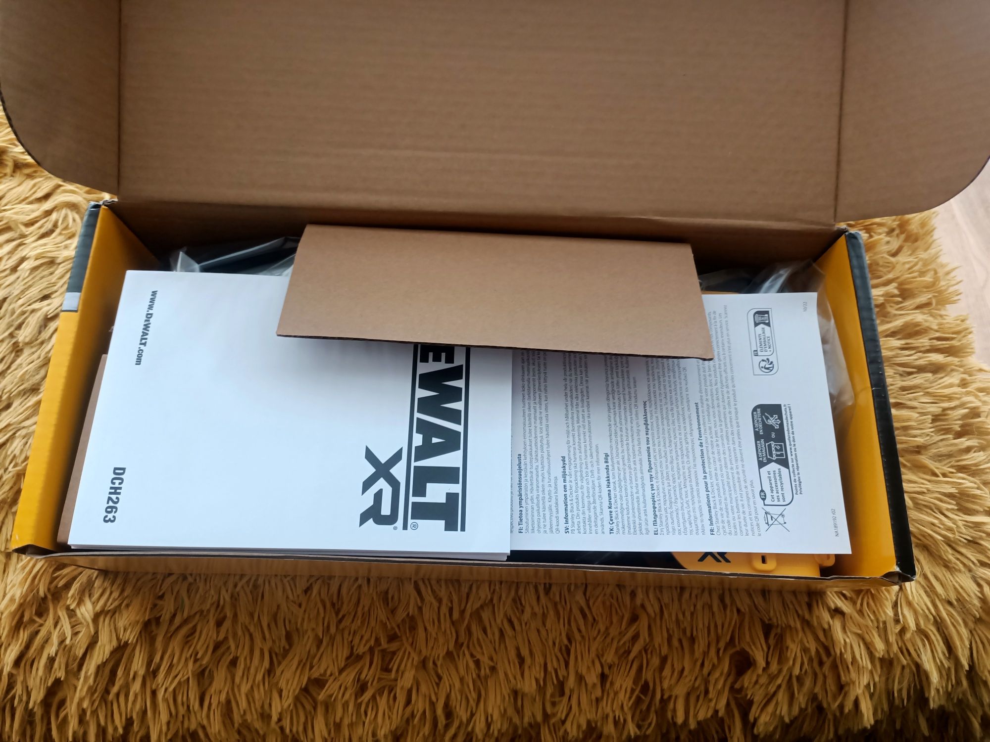 Nowa 24 r młotowiertarka mocna 3j DeWalt dch263n