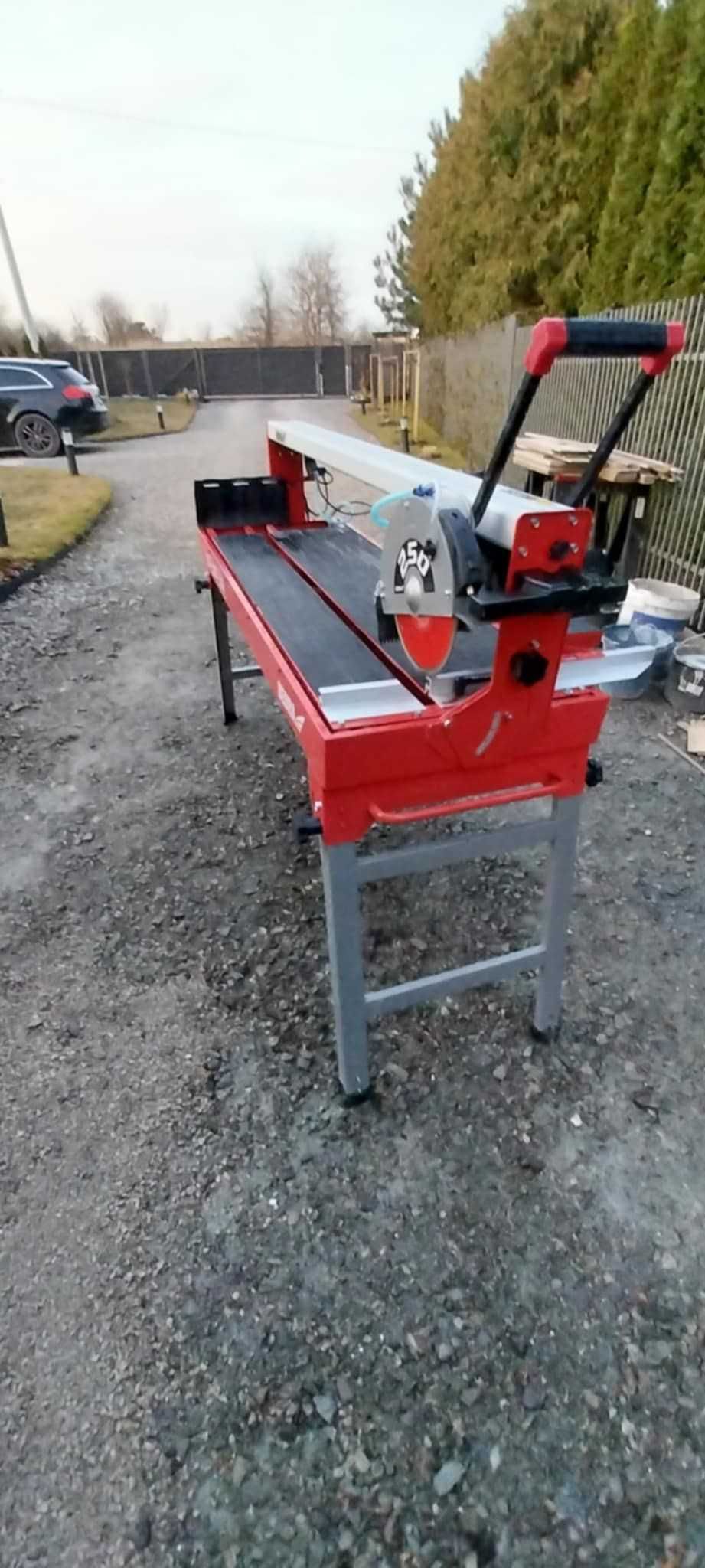 Przecinarka do płytek Dedra 1200w  250x25,5mm max cięcia 1200mm