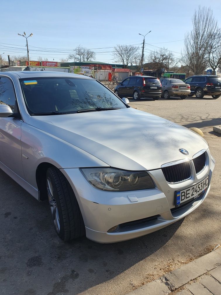 Продам BMW E90 330D