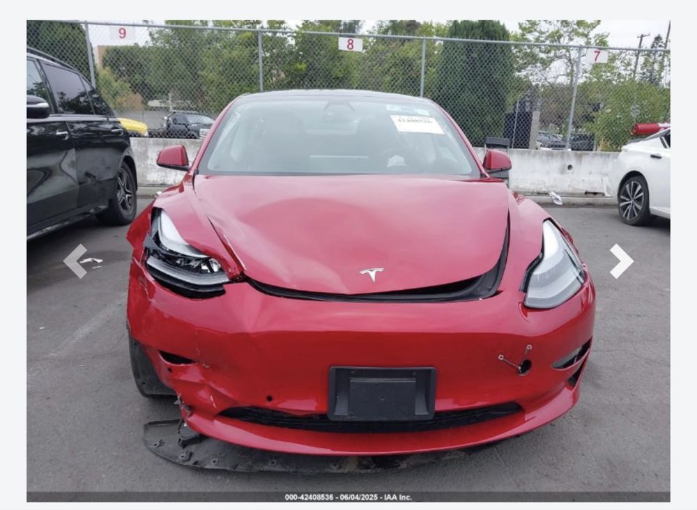 Продам в дорозі Tesla Model 3