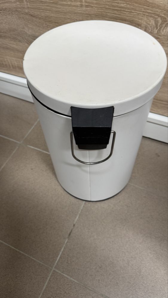 Kosz na smieci metalowy 20 l