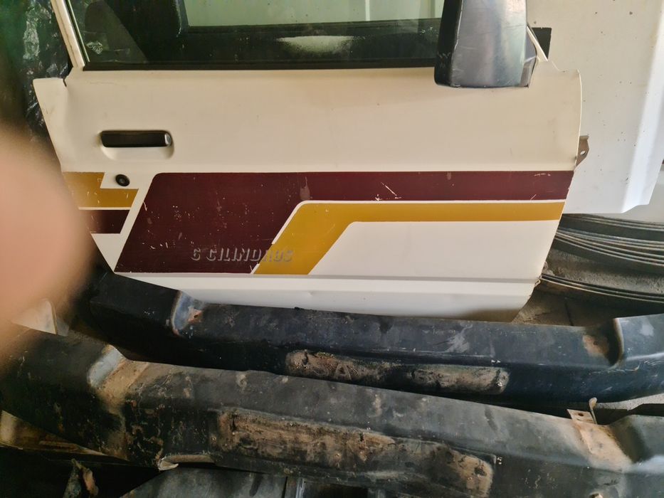 Para-choques Nissan patro 260