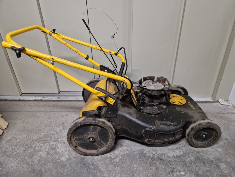 Kosiarka spalinowa STIGA, podwozie